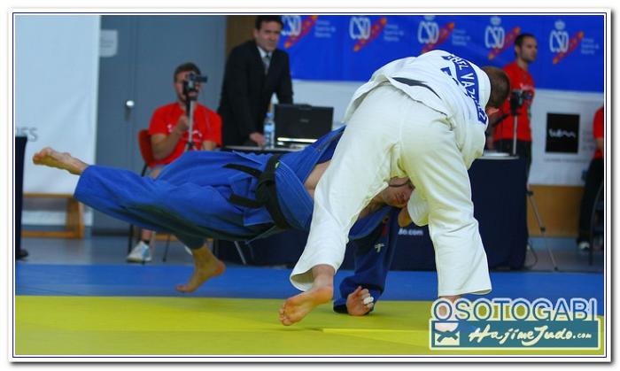 CEU 2011 100143